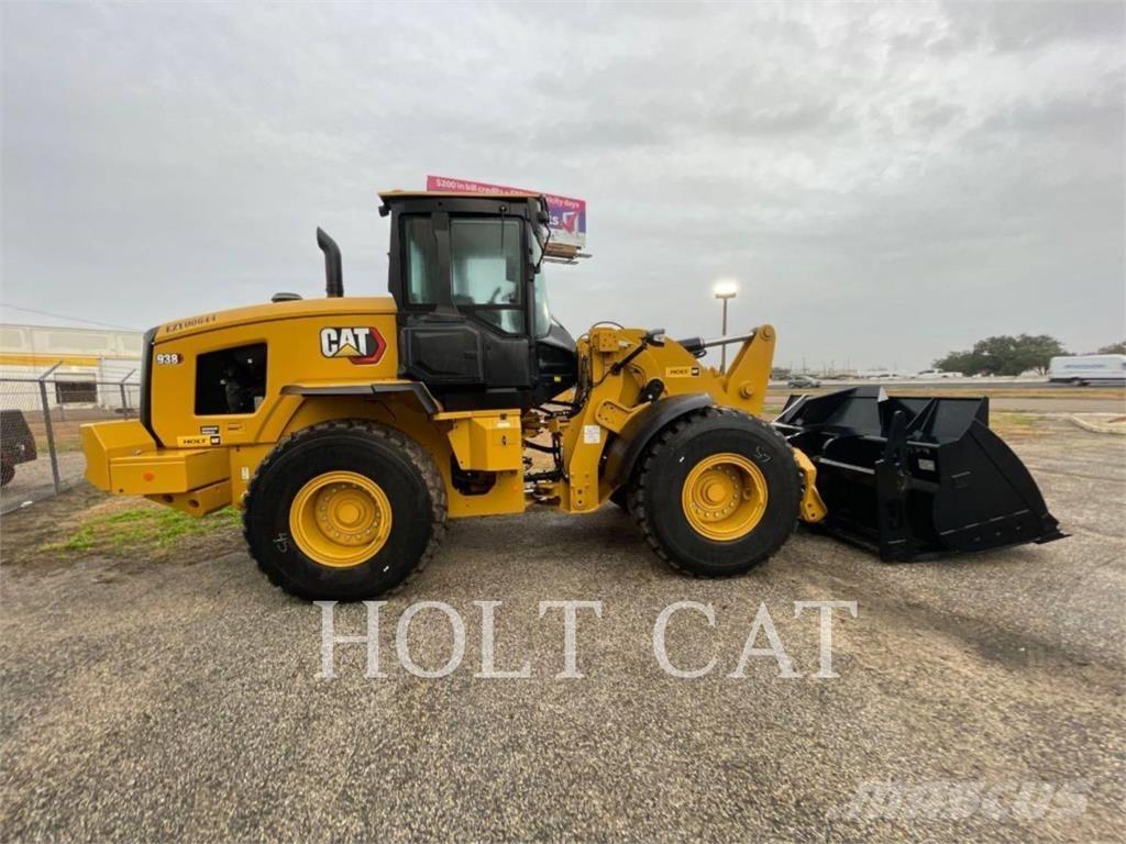 CAT 938 QC Gumikerekes homlokrakodók