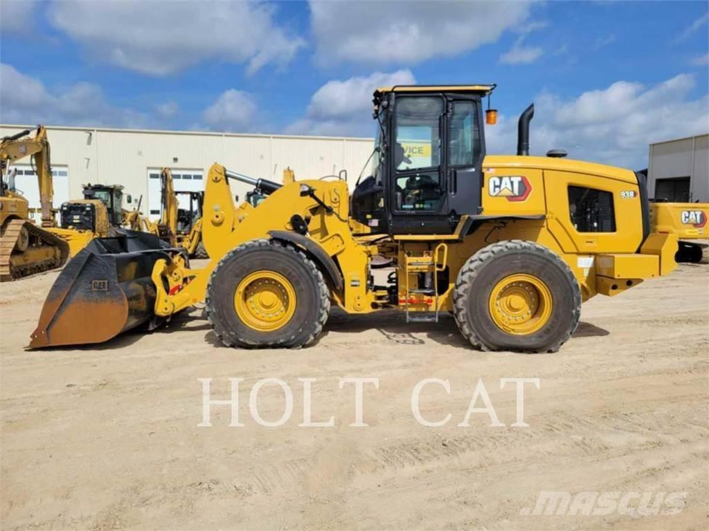 CAT 938 QC Gumikerekes homlokrakodók