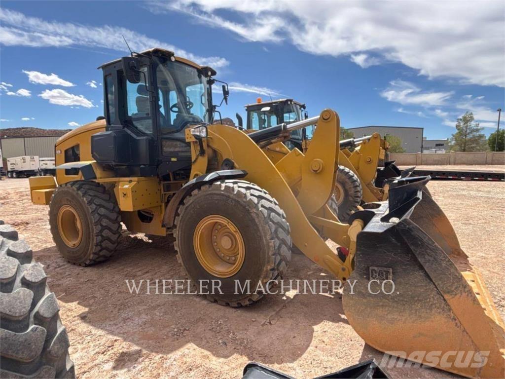 CAT 938 QC Gumikerekes homlokrakodók