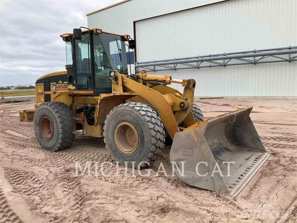 CAT 938G Gumikerekes homlokrakodók
