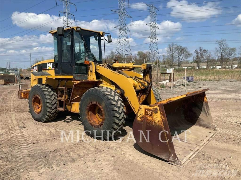CAT 938G Gumikerekes homlokrakodók