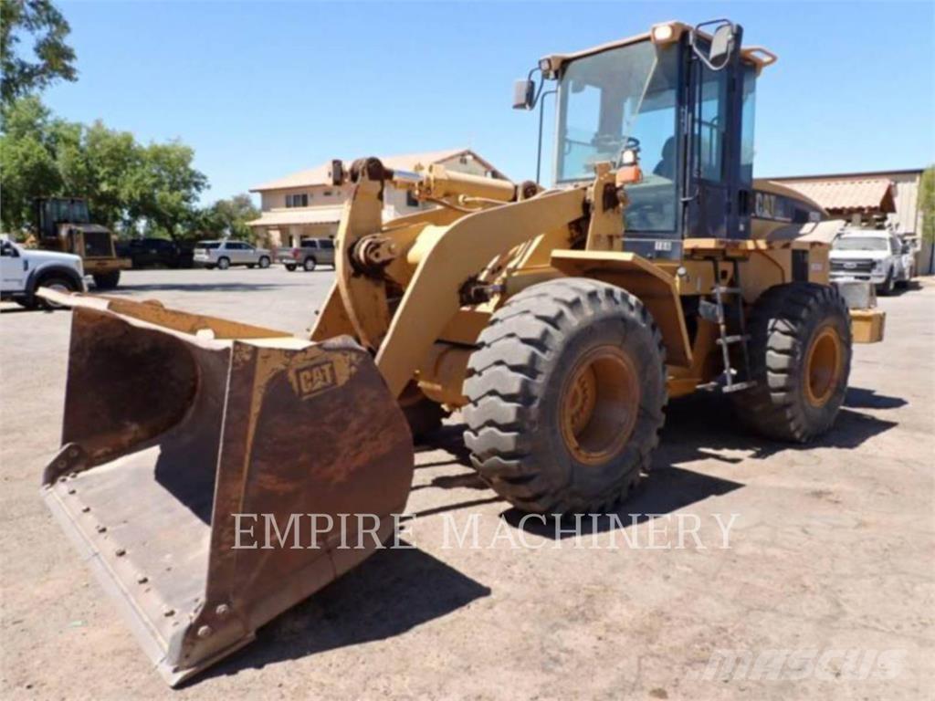 CAT 938G Gumikerekes homlokrakodók