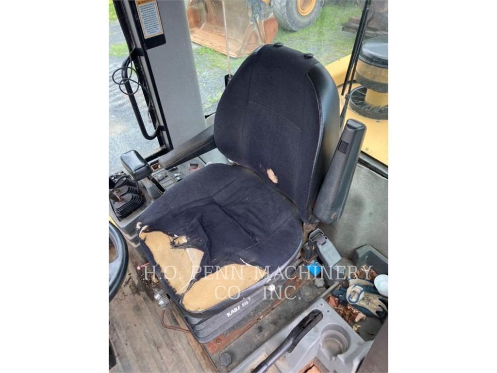 CAT 938GII Gumikerekes homlokrakodók