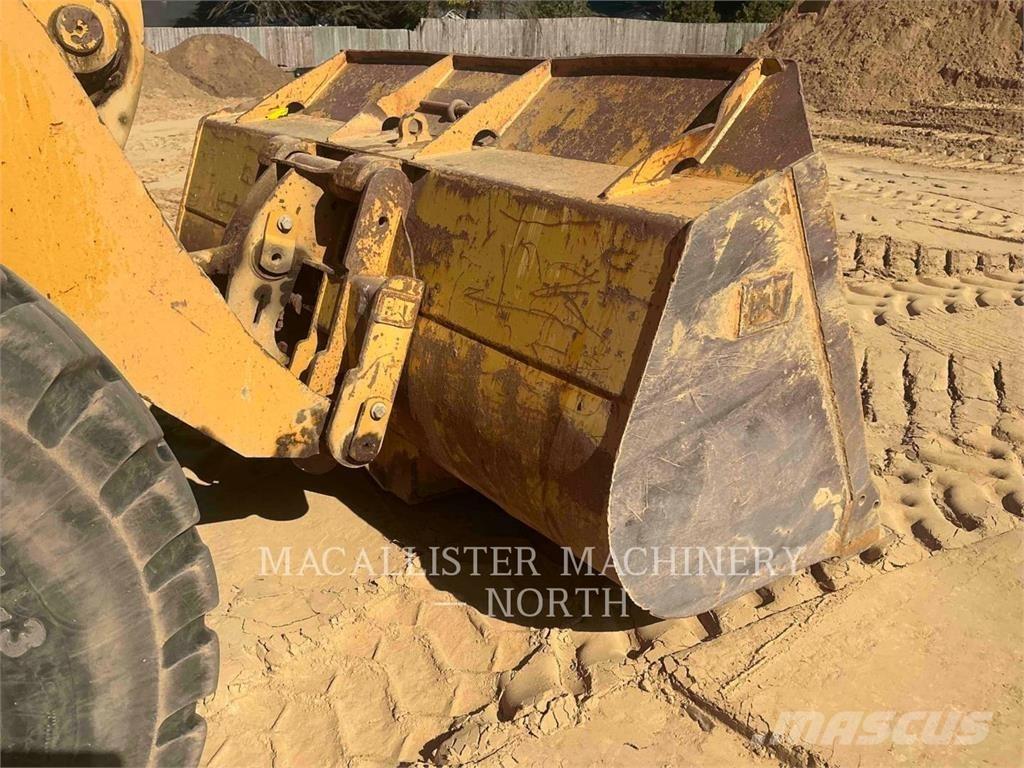 CAT 938H Gumikerekes homlokrakodók