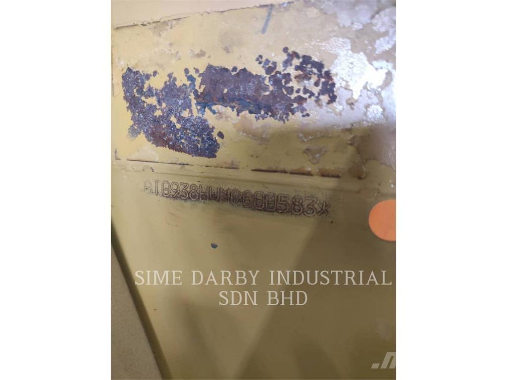 CAT 938H Gumikerekes homlokrakodók