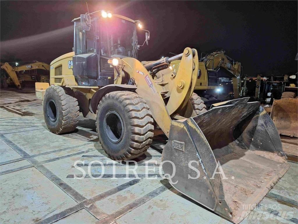 CAT 938K Gumikerekes homlokrakodók