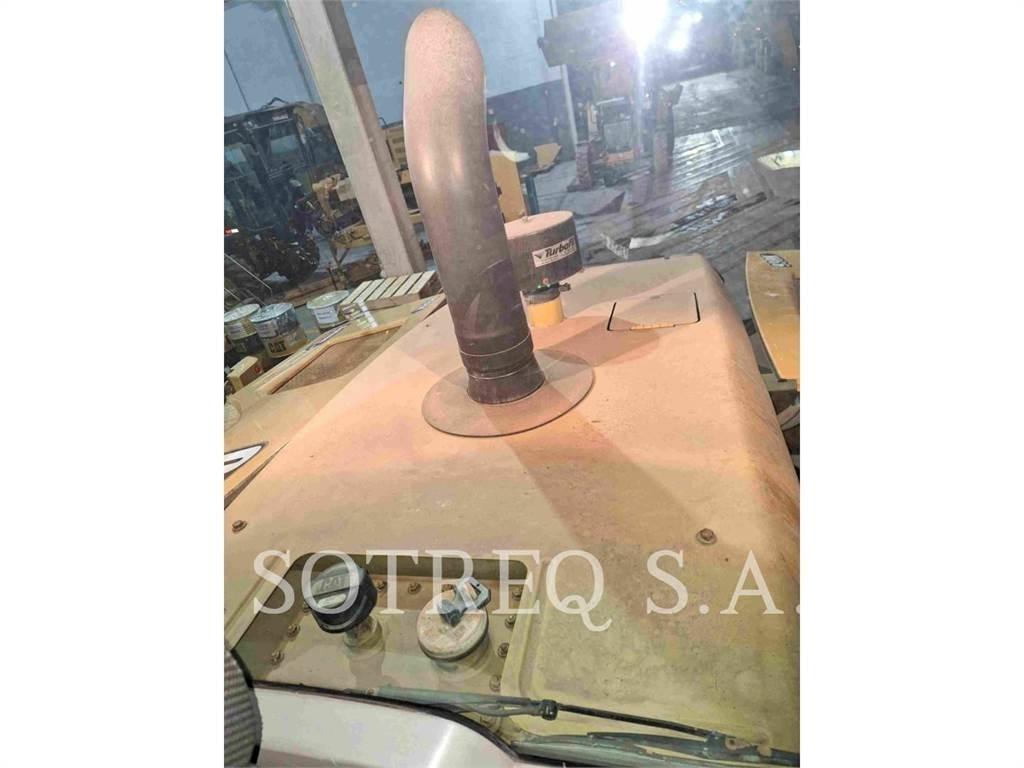 CAT 938K Gumikerekes homlokrakodók