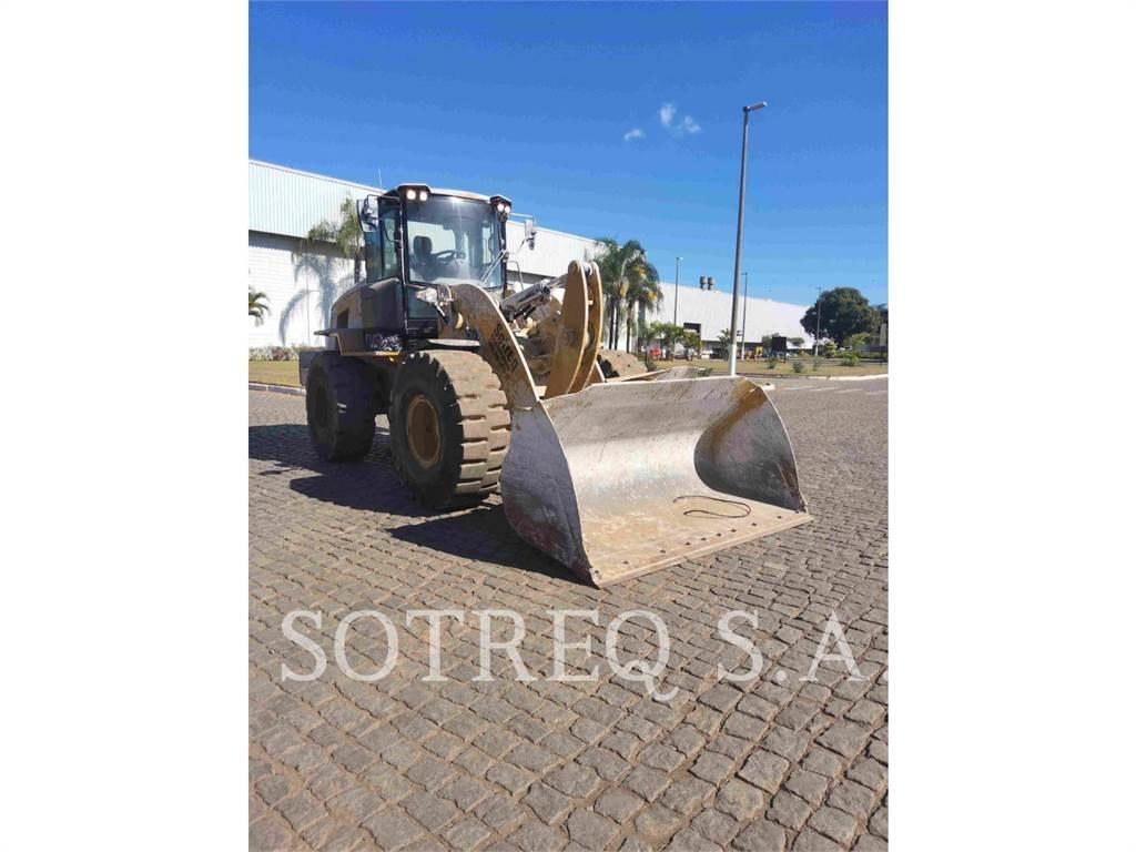 CAT 938K Gumikerekes homlokrakodók