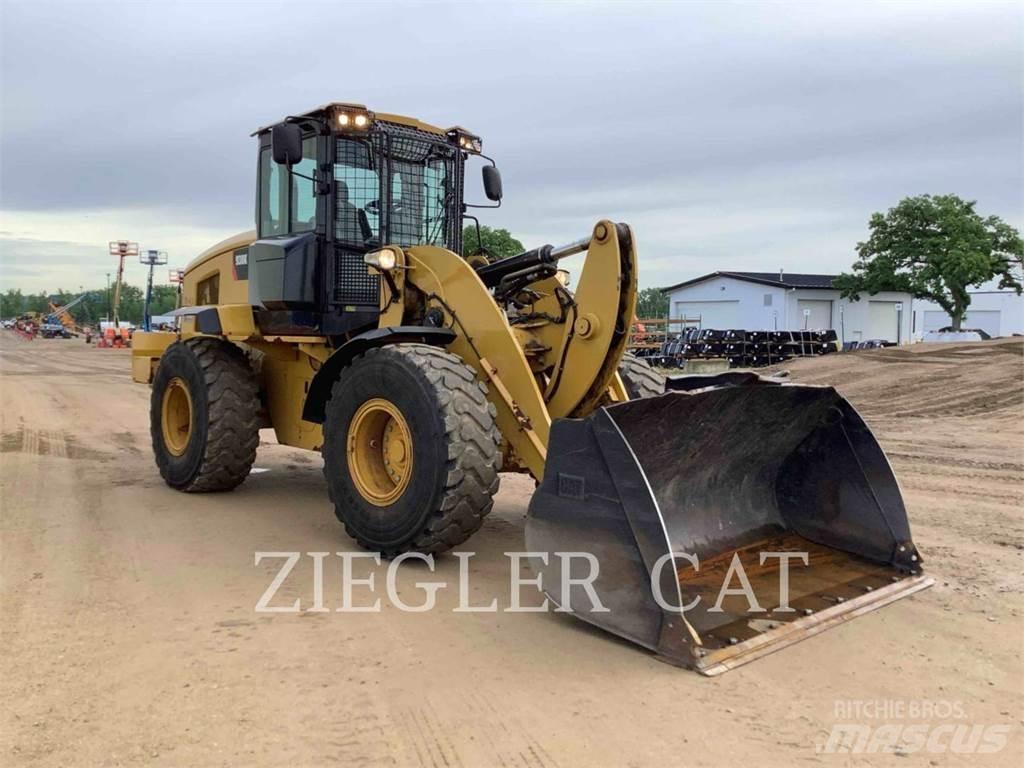 CAT 938K Gumikerekes homlokrakodók