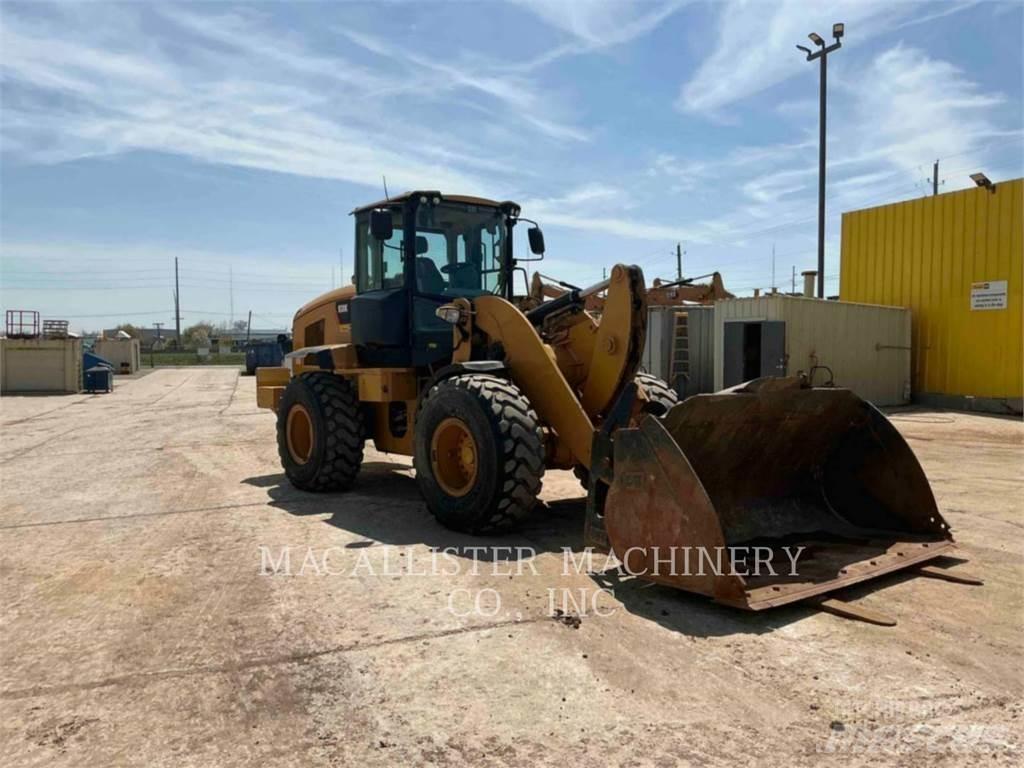 CAT 938K Gumikerekes homlokrakodók