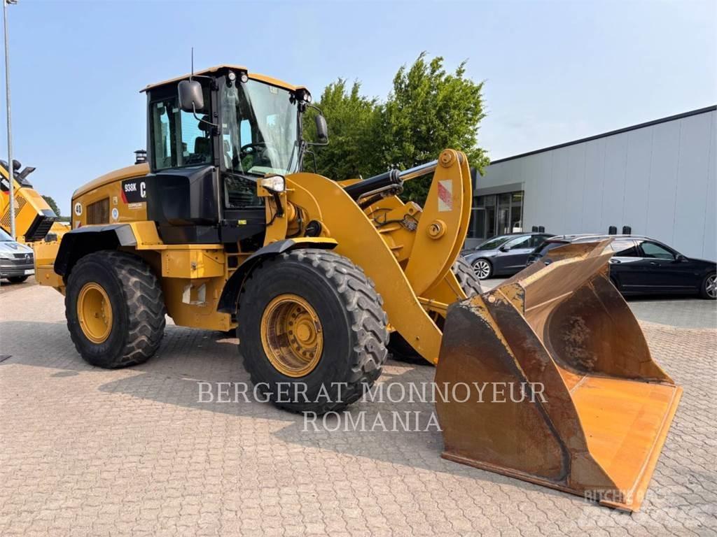 CAT 938K Gumikerekes homlokrakodók