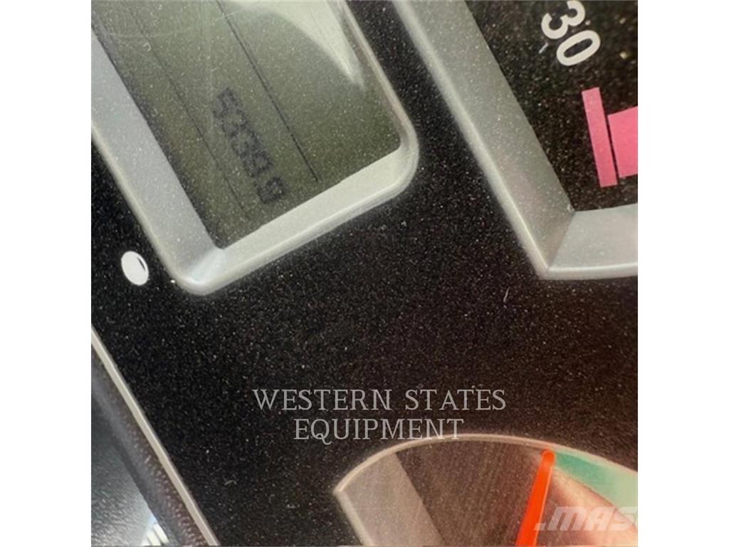 CAT 938K Gumikerekes homlokrakodók