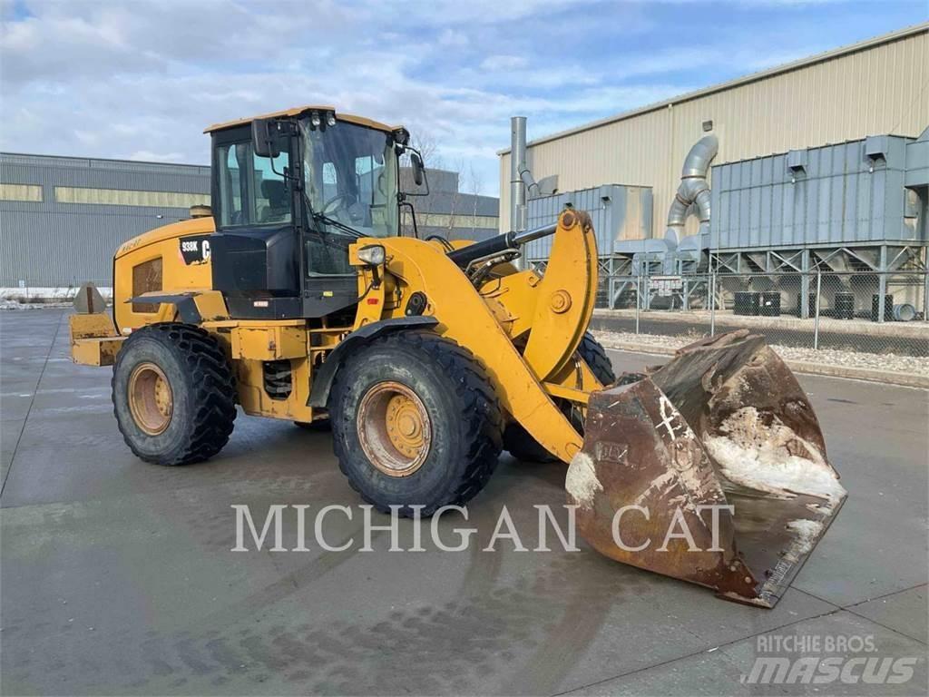 CAT 938K RQ+ Gumikerekes homlokrakodók