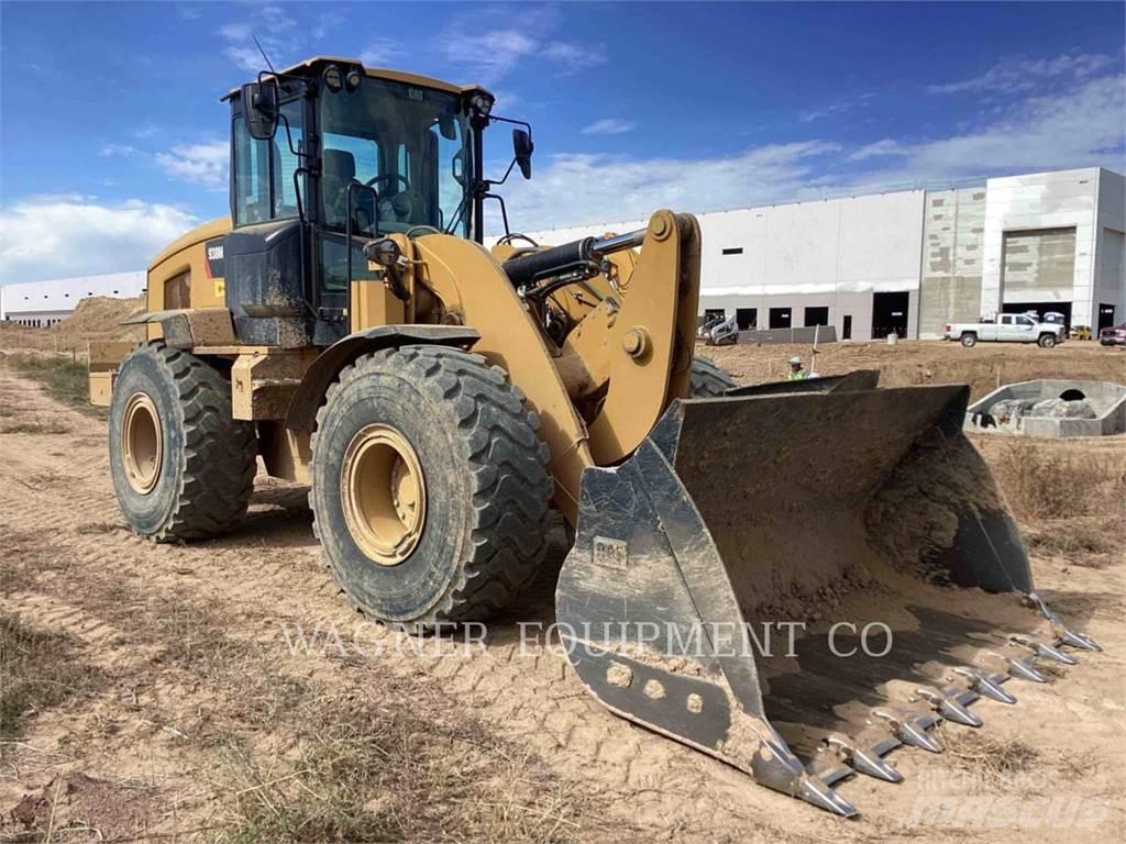 CAT 938M Gumikerekes homlokrakodók
