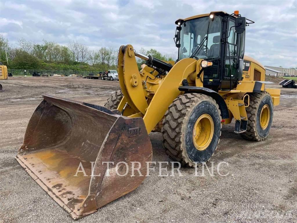 CAT 938M Gumikerekes homlokrakodók
