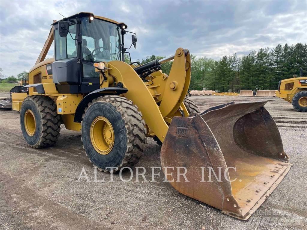 CAT 938M Gumikerekes homlokrakodók