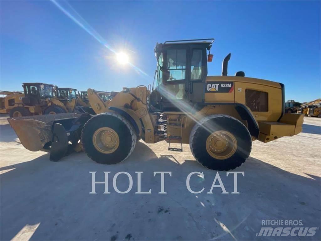 CAT 938M Gumikerekes homlokrakodók