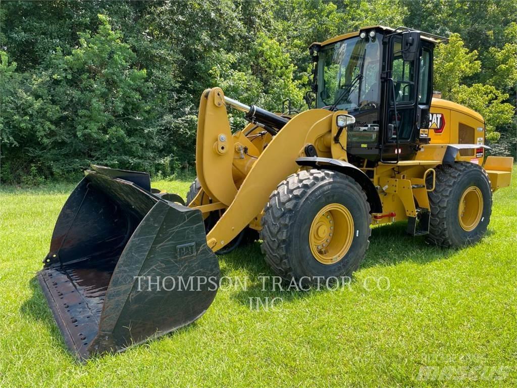 CAT 938M Gumikerekes homlokrakodók