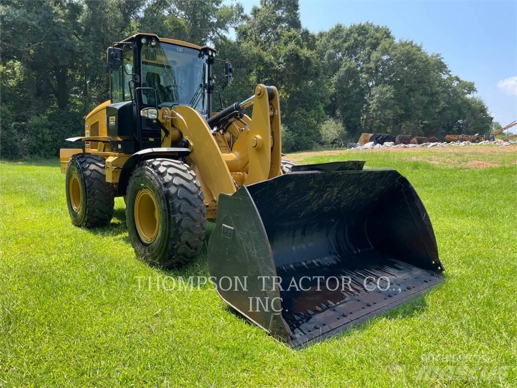 CAT 938M Gumikerekes homlokrakodók