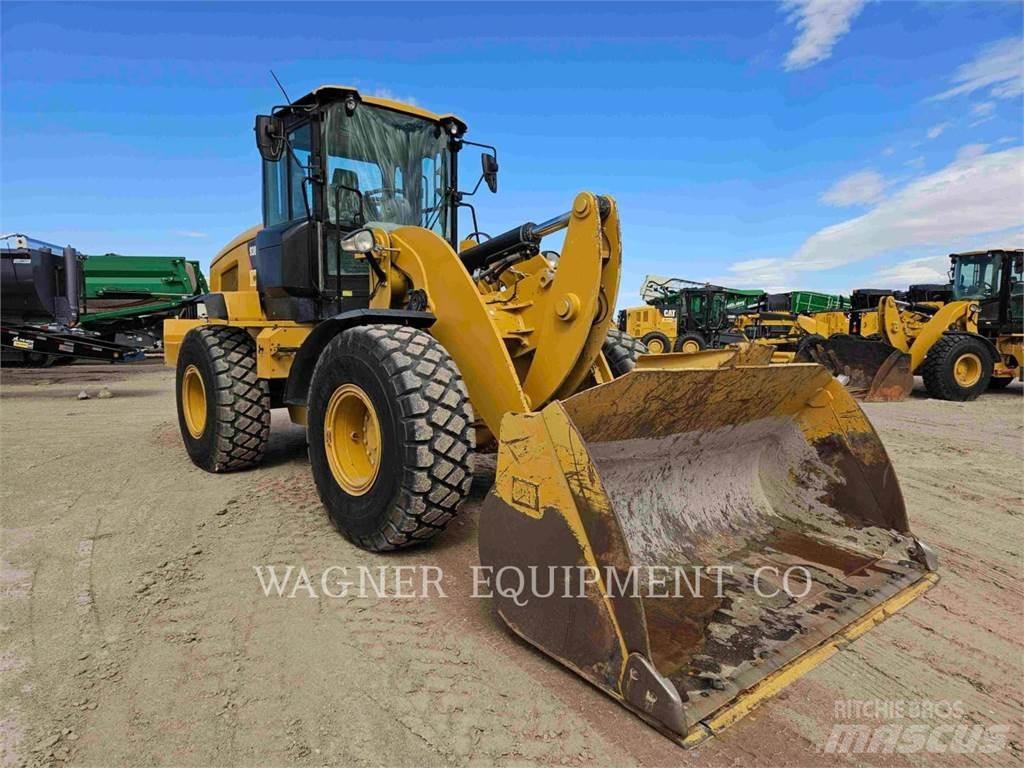 CAT 938M Gumikerekes homlokrakodók