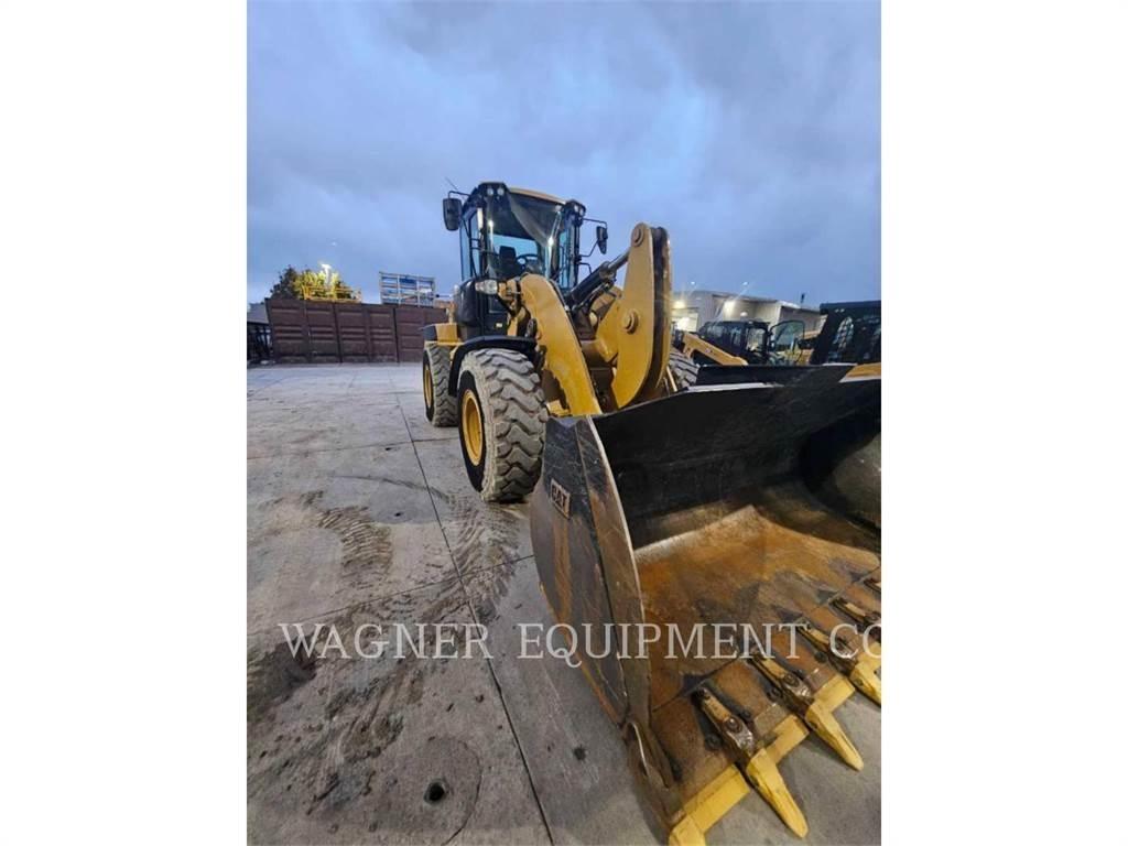 CAT 938M Gumikerekes homlokrakodók