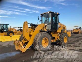 CAT 938M Gumikerekes homlokrakodók