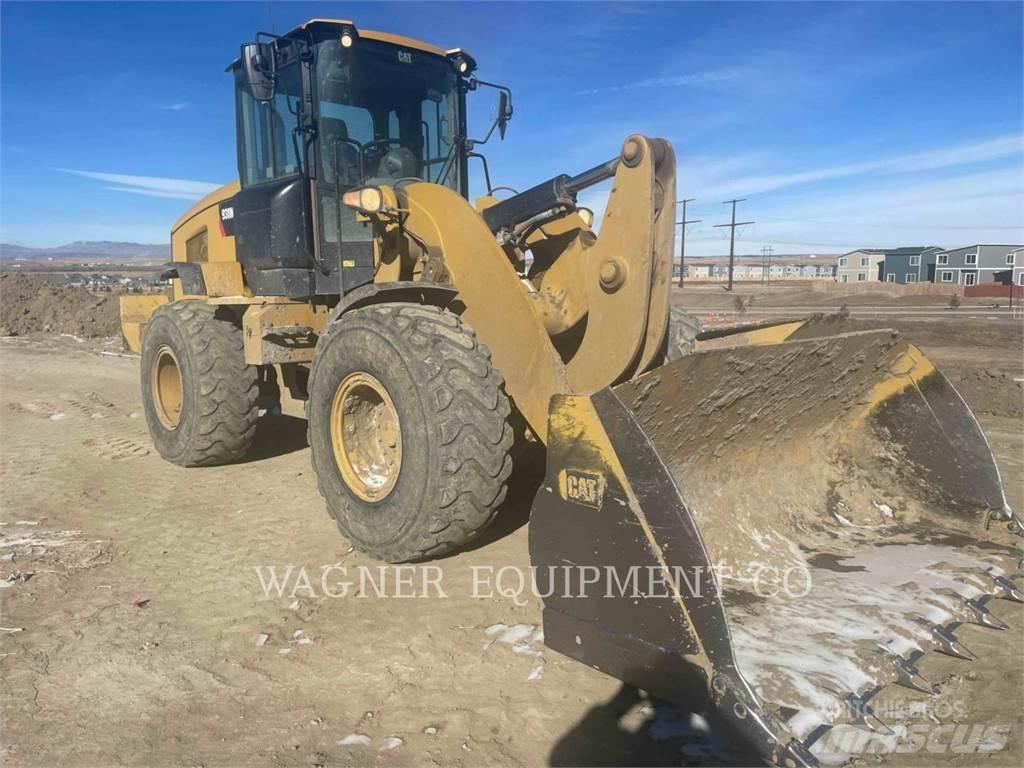 CAT 938M Gumikerekes homlokrakodók