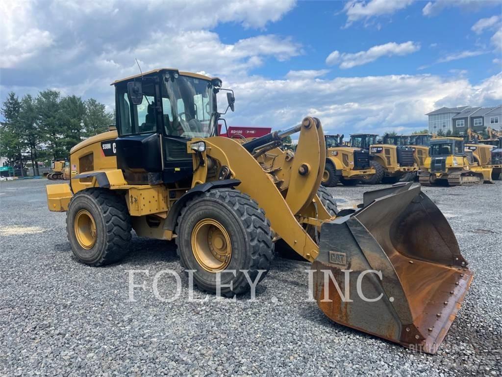 CAT 938M Gumikerekes homlokrakodók