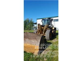 CAT 938M Gumikerekes homlokrakodók