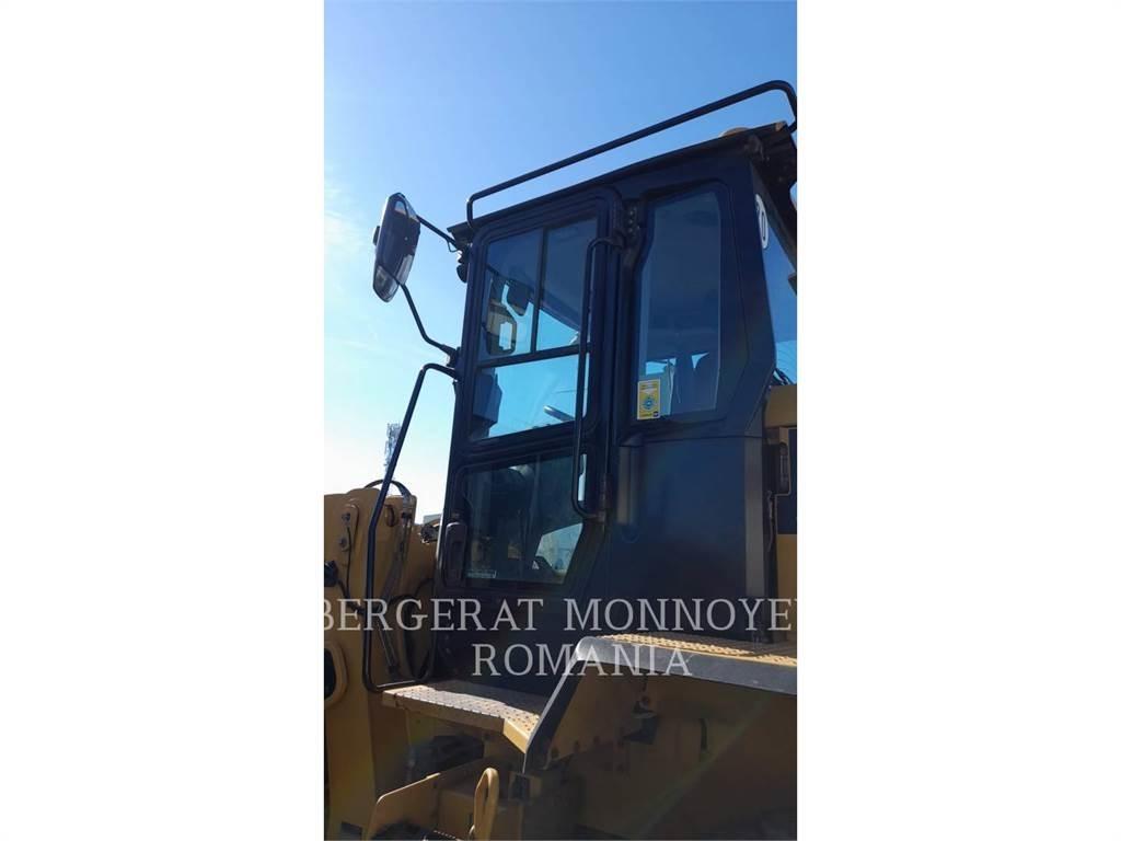 CAT 938M Gumikerekes homlokrakodók