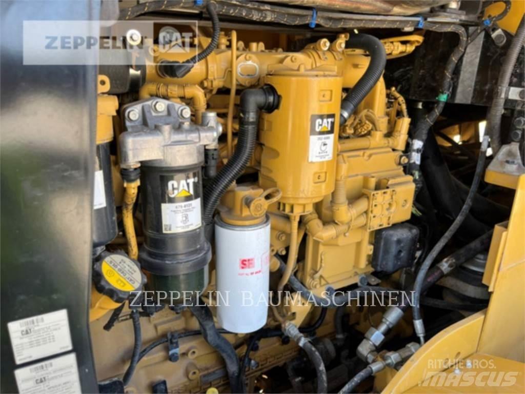 CAT 938M Gumikerekes homlokrakodók