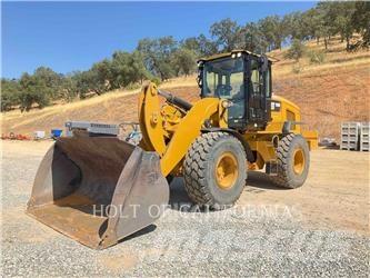 CAT 938M Gumikerekes homlokrakodók