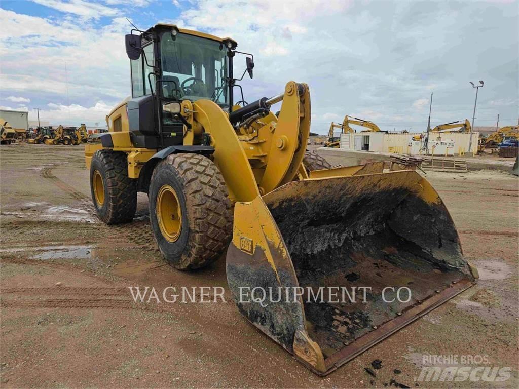 CAT 938M Gumikerekes homlokrakodók