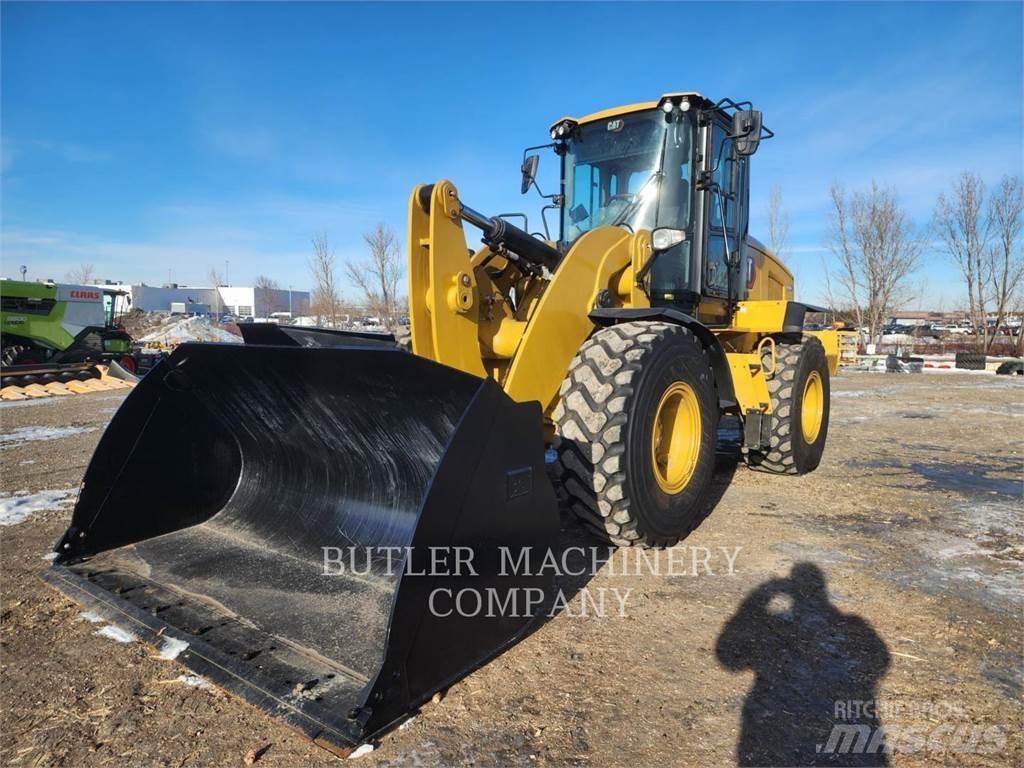 CAT 938M Gumikerekes homlokrakodók
