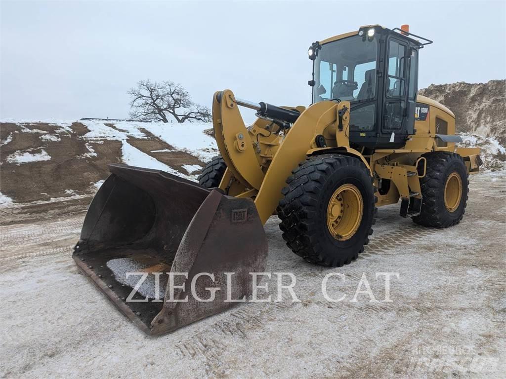 CAT 938M Gumikerekes homlokrakodók