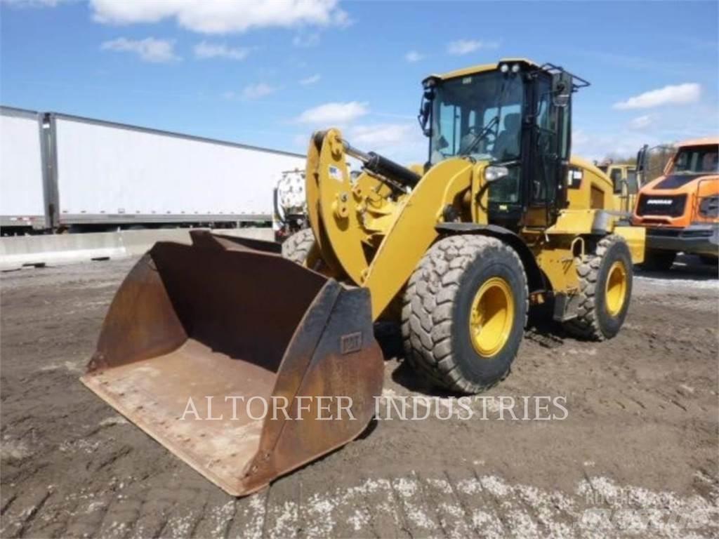 CAT 938M Gumikerekes homlokrakodók