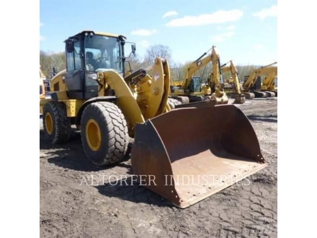 CAT 938M Gumikerekes homlokrakodók