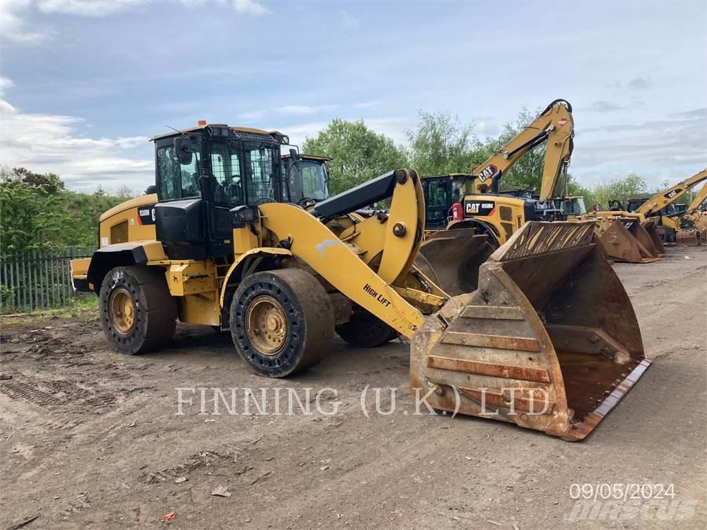 CAT 938M Gumikerekes homlokrakodók