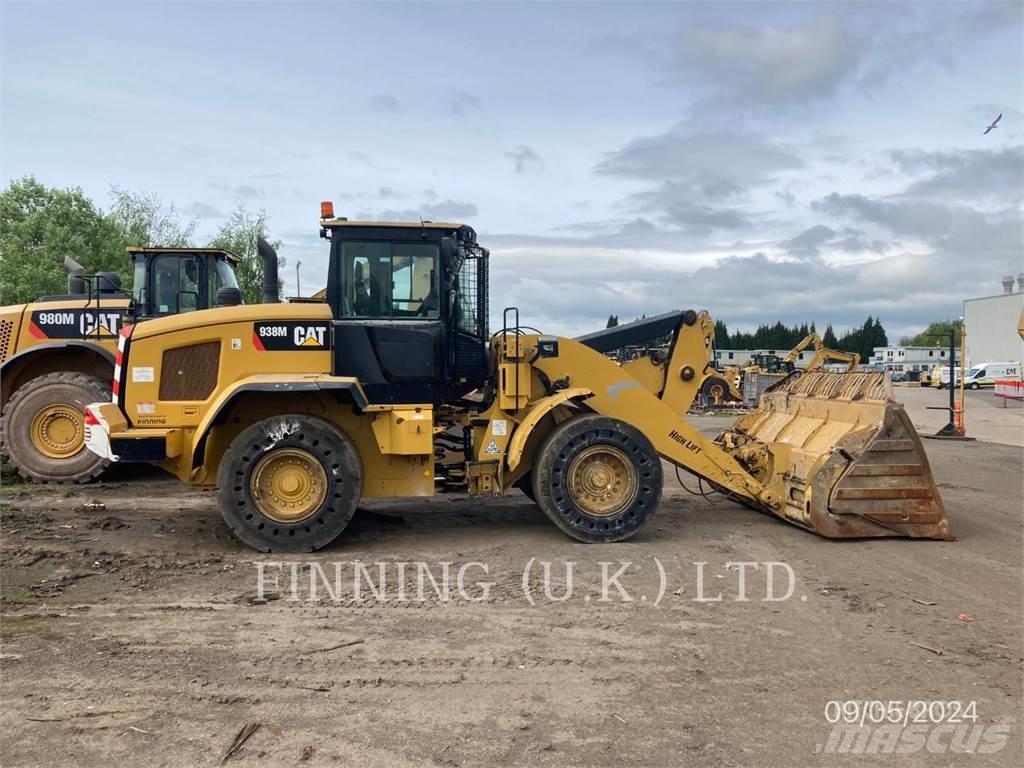 CAT 938M Gumikerekes homlokrakodók