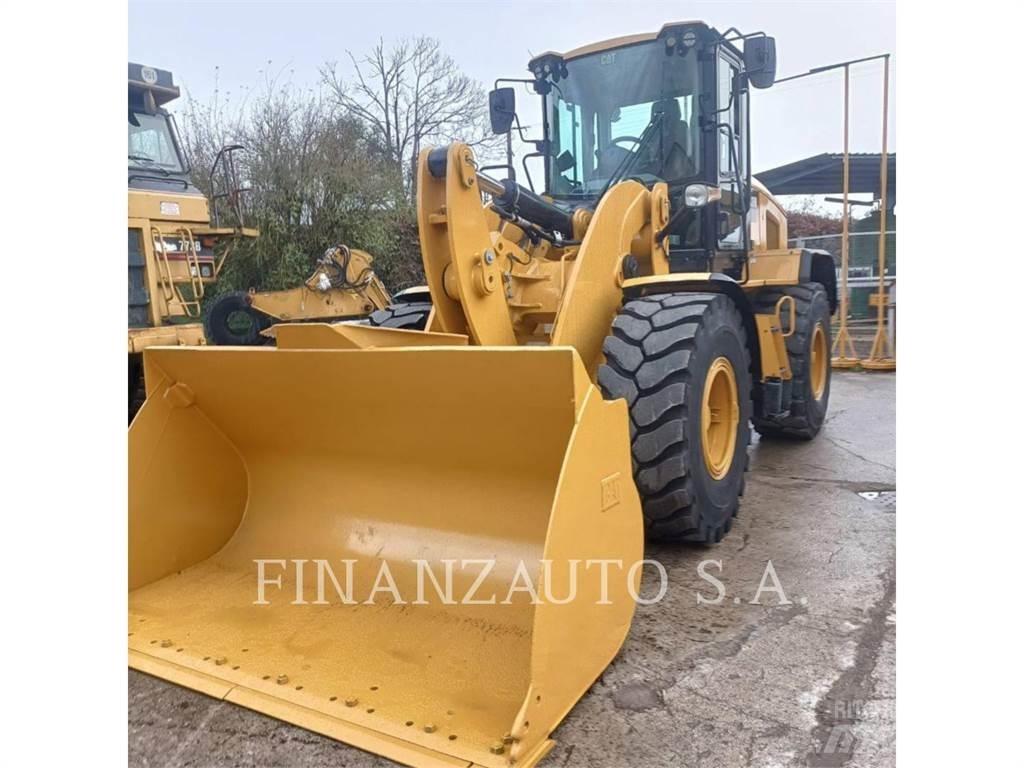 CAT 938M Gumikerekes homlokrakodók