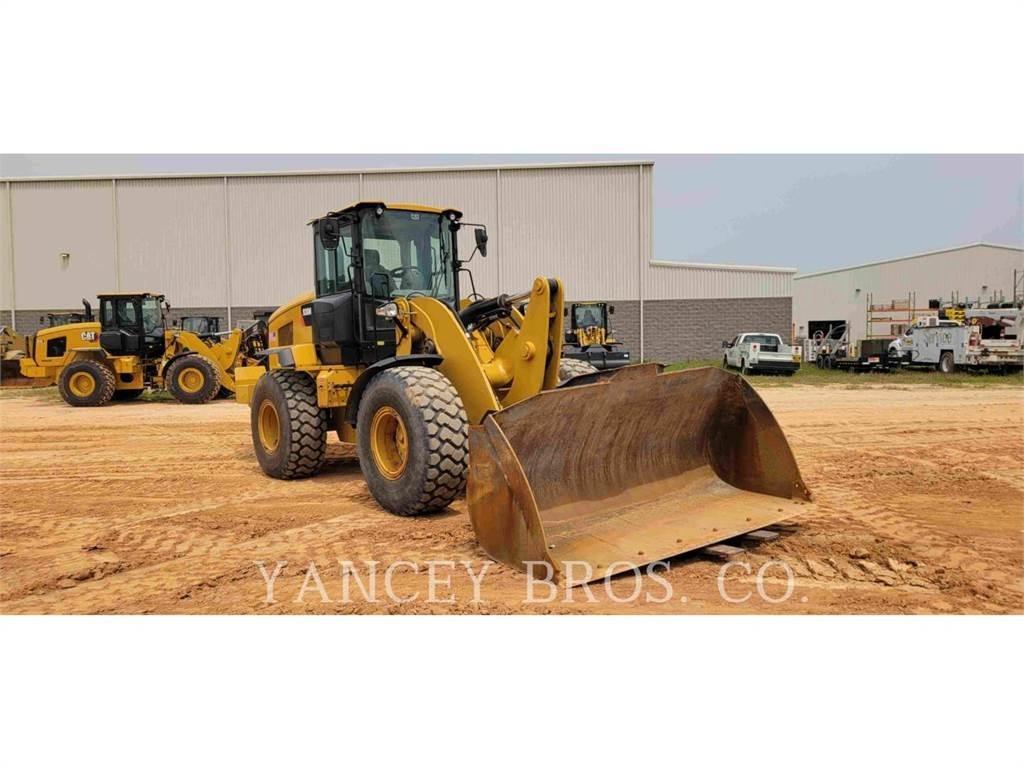 CAT 938M Gumikerekes homlokrakodók