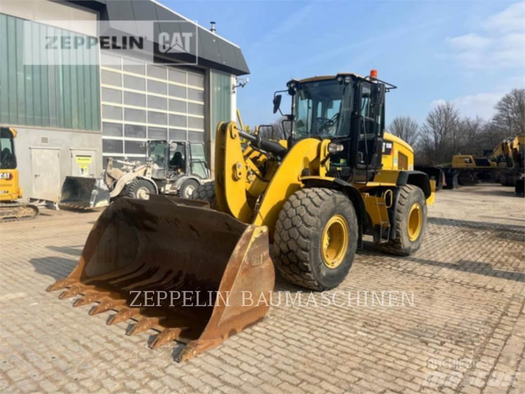 CAT 938M Gumikerekes homlokrakodók