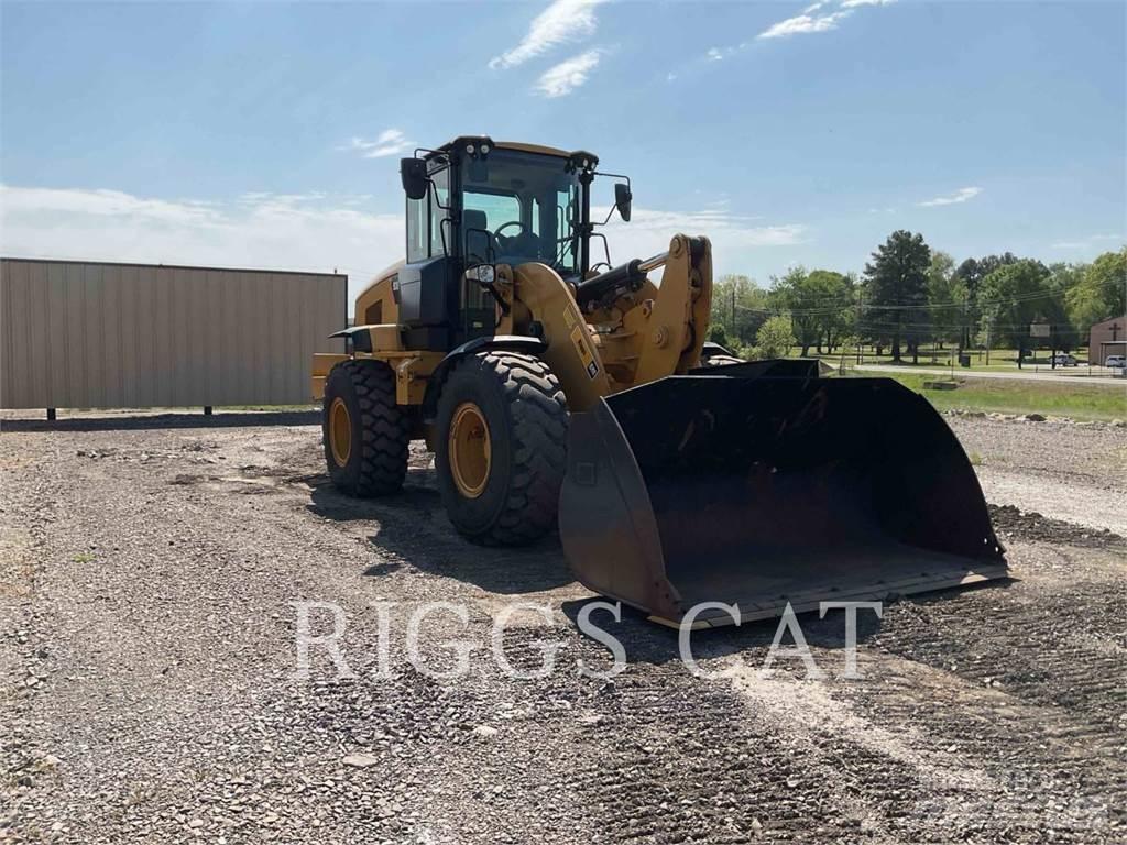 CAT 938M Gumikerekes homlokrakodók