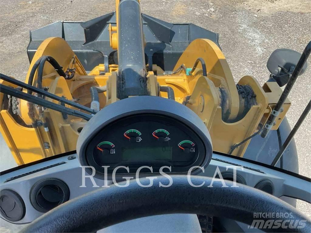 CAT 938M Gumikerekes homlokrakodók