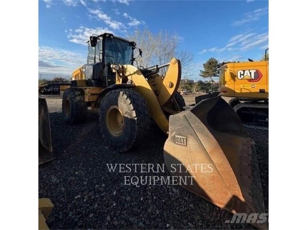 CAT 938M Gumikerekes homlokrakodók