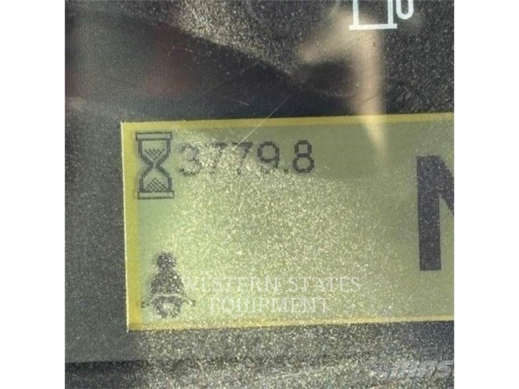 CAT 938M Gumikerekes homlokrakodók
