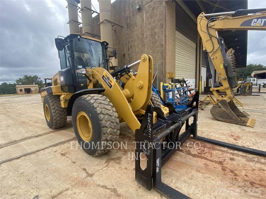 CAT 938M Gumikerekes homlokrakodók