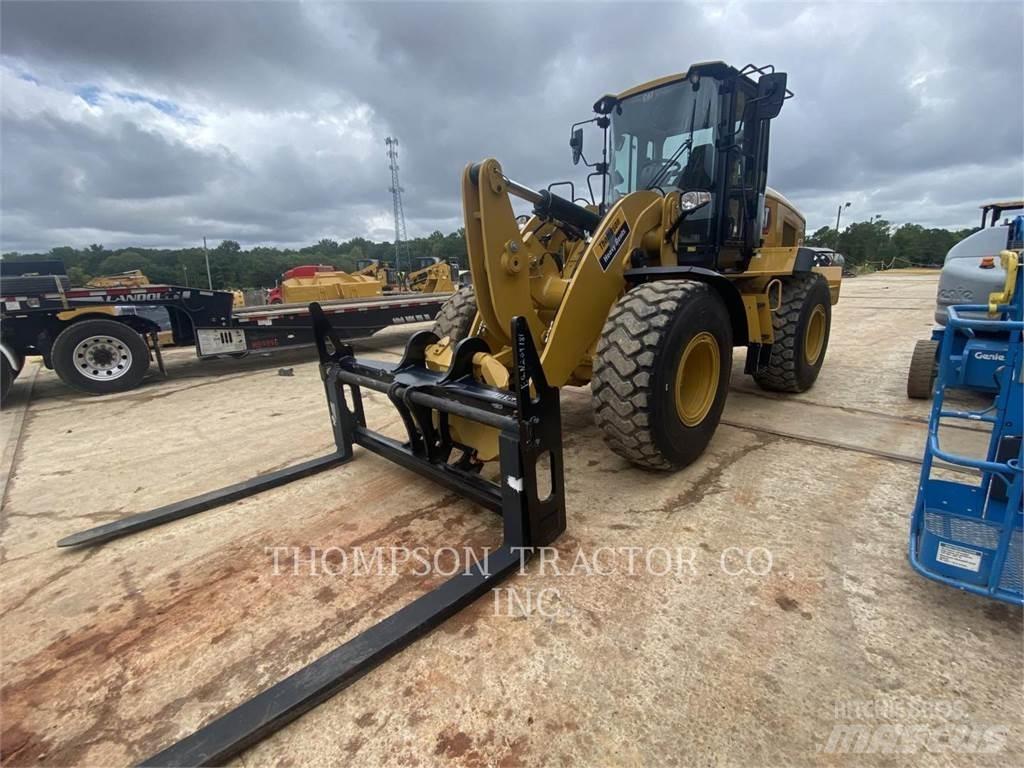 CAT 938M Gumikerekes homlokrakodók