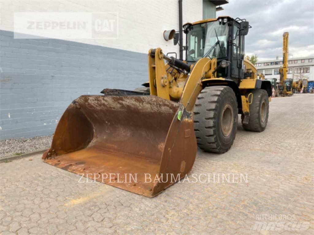 CAT 938M Gumikerekes homlokrakodók