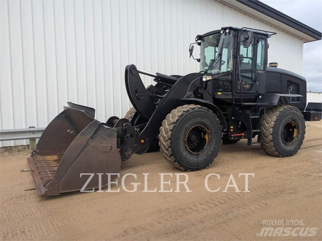 CAT 938M Gumikerekes homlokrakodók